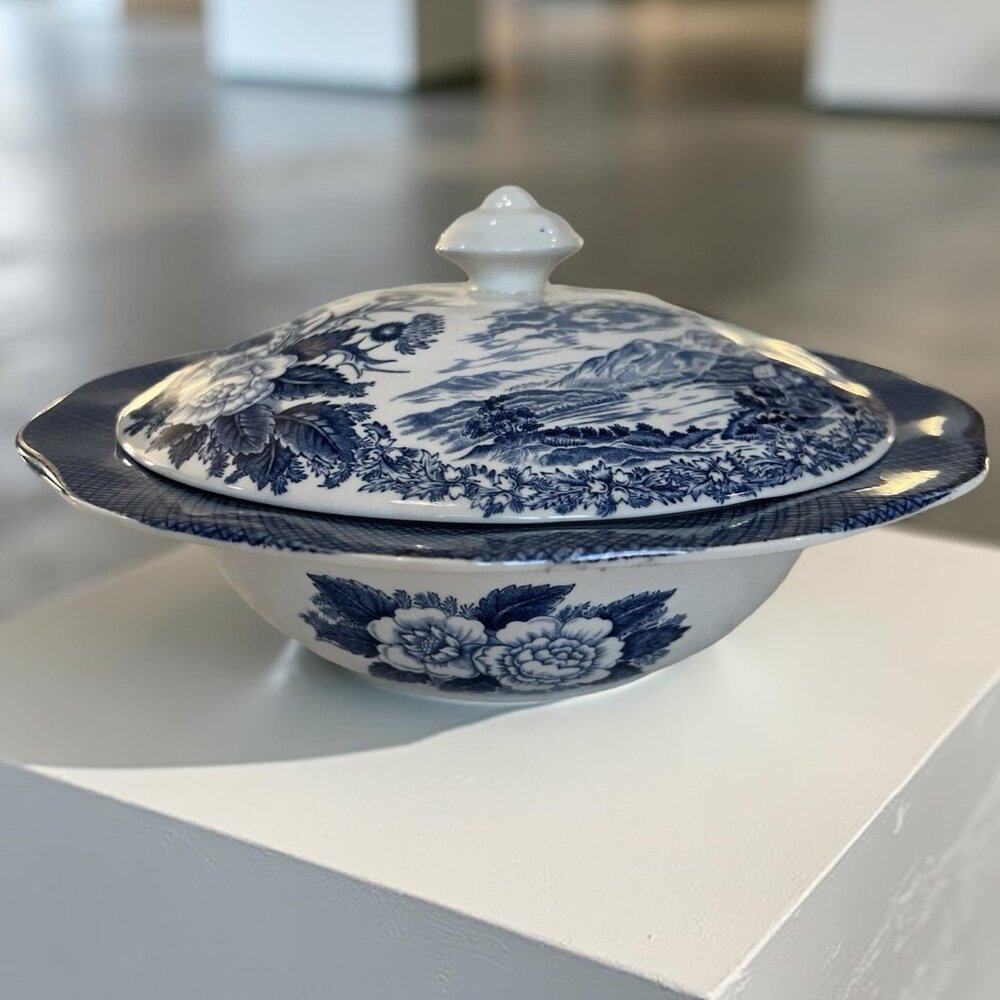 Vintage Lochs of Scotland Blue and White Covered Vegetable Bowl Tureen Wedgewood